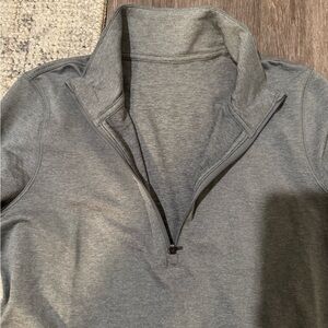 Vuori Gray/Blue Quarter-Zip Pullover. Size S